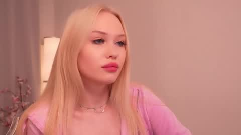 Snapshot of party_4_u chatting on November 27, 1:57 pm Sofi online show from November 27, 1:57 pm