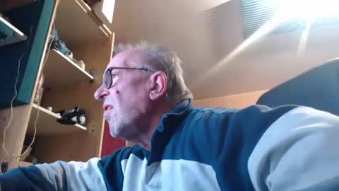 Snapshot of pascal88881 chatting on October 21, 11:22 am pascal88881 online show from October 21, 11:22 am
