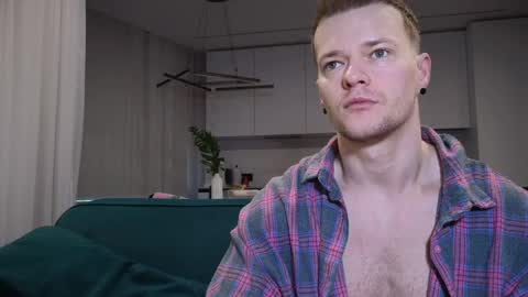 Snapshot of pashka_x chatting on April 25, 6:27 am Pashka online show from April 25, 6:27 am
