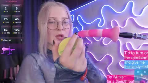 LunaAlan online show from October 14, 12:50 pm