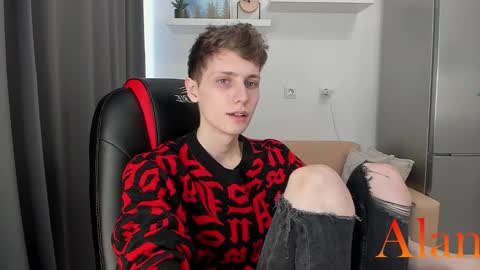 Snapshot of passionprince69 chatting on October 2, 11:28 am Alan online show from October 2, 11:28 am