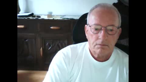 Snapshot of pat5057 chatting on May 2, 9:58 am Master Bates online show from May 2, 9:58 am
