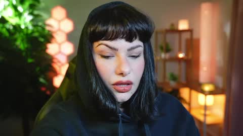 Patricia online show from March 31, 12:12 am