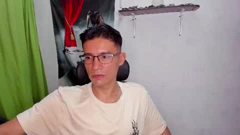 Snapshot of patrick_1_ chatting on July 23, 1:19 am EDUAR Independent model online show from July 23, 1:19 am