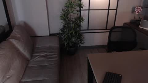 Snapshot of patrick_brown_ chatting on December 5, 12:00 pm Patrick Brown online show from December 5, 12:00 pm