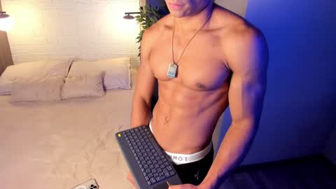 Snapshot of patrick_brown_ chatting on December 6, 12:05 pm Patrick Brown online show from December 6, 12:05 pm