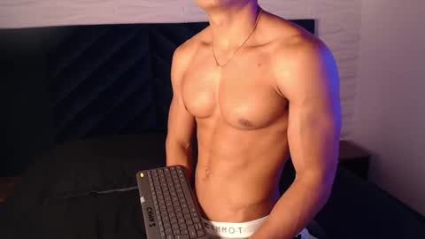 Snapshot of patrick_brown_ chatting on December 9, 12:19 pm Patrick Brown online show from December 9, 12:19 pm