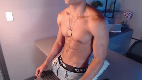 Snapshot of patrick_brown_ chatting on December 11, 3:15 pm Patrick Brown online show from December 11, 3:15 pm