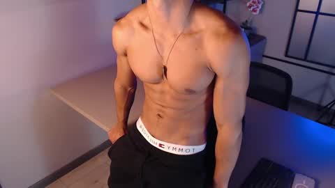 Snapshot of patrick_brown_ chatting on December 16, 12:16 pm Patrick Brown online show from December 16, 12:16 pm