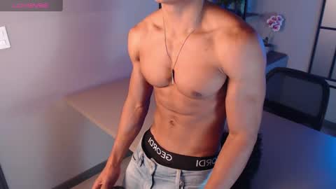 Snapshot of patrick_brown_ chatting on December 23, 12:19 pm Patrick Brown online show from December 23, 12:19 pm