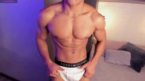 Snapshot of patrick_brown_ chatting on February 19, 12:00 pm Patrick Brown online show from February 19, 12:00 pm