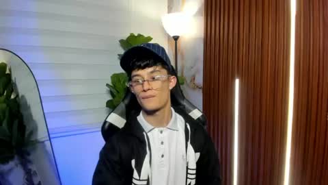 Snapshot of patrick_howland_ chatting on July 19, 3:21 am Patrick online show from July 19, 3:21 am