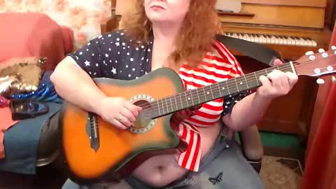 Snapshot of patsyorose chatting on December 3, 2:30 am PatsyORose online show from December 3, 2:30 am