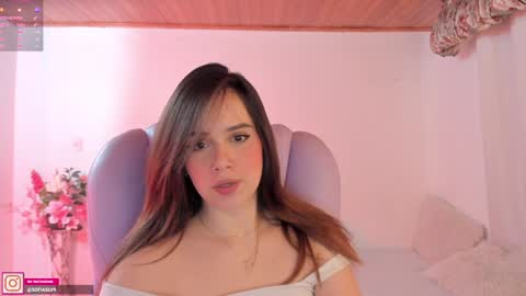 Snapshot of pau_cute chatting on December 17, 10:11 pm Sofa online show from December 17, 10:11 pm