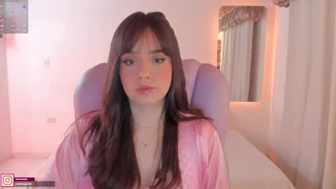 Snapshot of pau_cute chatting on February 27, 4:09 am Sofa online show from February 27, 4:09 am