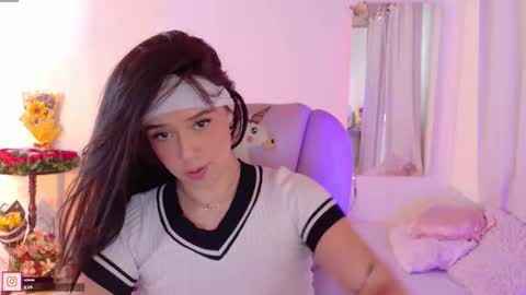 Snapshot of pau_cute chatting on September 22, 8:55 pm Sofa online show from September 22, 8:55 pm