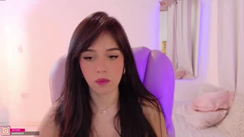 Snapshot of pau_cute chatting on October 4, 9:46 pm Sofa online show from October 4, 9:46 pm