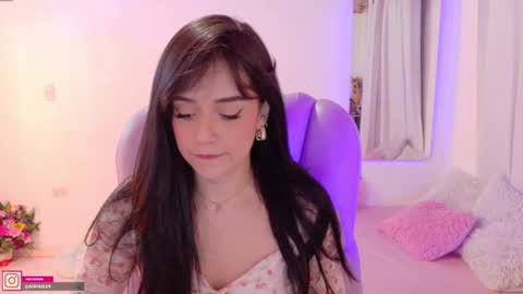 Snapshot of pau_cute chatting on October 8, 11:46 pm Sofa online show from October 8, 11:46 pm