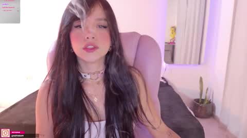 Sofa online show from February 5, 9:30 pm