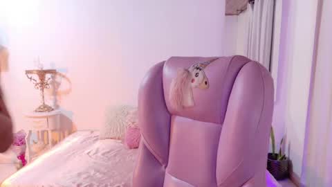 Sofa online show from May 1, 4:39 am