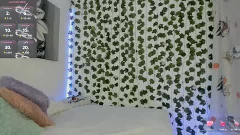 Snapshot of pau_delima__ chatting on February 25, 1:06 pm paulina online show from February 25, 1:06 pm