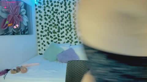 Snapshot of pau_delima__ chatting on September 23, 1:08 am paulina online show from September 23, 1:08 am
