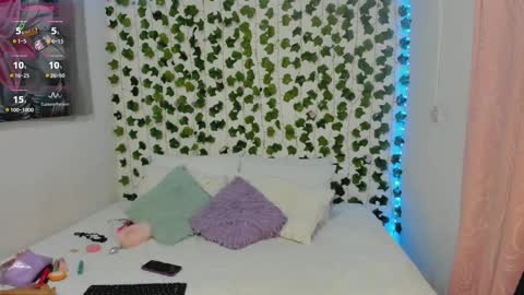 Snapshot of pau_delima__ chatting on October 3, 12:40 am paulina online show from October 3, 12:40 am