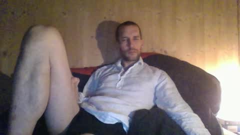 Snapshot of paueriwan chatting on March 5, 11:05 pm paueriwan online show from March 5, 11:05 pm