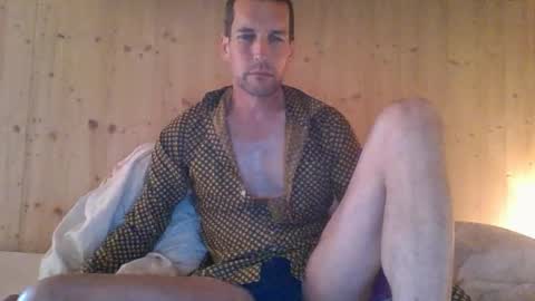 Snapshot of paueriwan chatting on September 26, 8:29 am paueriwan online show from September 26, 8:29 am