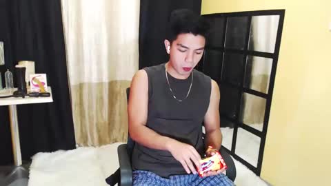 Snapshot of paul968323 chatting on March 15, 5:46 am MrBigPaul online show from March 15, 5:46 am