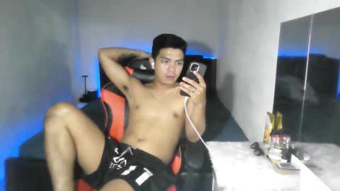 Snapshot of paul968323 chatting on April 17, 7:22 am MrBigPaul online show from April 17, 7:22 am