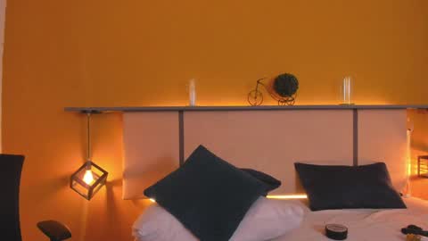 Paul online show from December 9, 4:05 pm