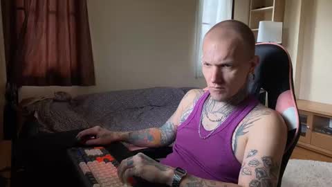 Snapshot of paul_razor chatting on December 14, 1:33 am Paul online show from December 14, 1:33 am