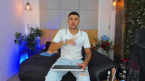 Paul Rivera online show from December 1, 8:09 pm