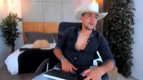 Paul Rivera online show from November 12, 4:24 am