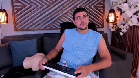 Paul Rivera online show from November 20, 8:30 pm