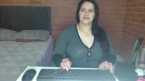 paula__117 online show from March 12, 6:25 pm