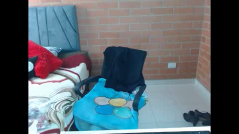 Snapshot of paula__117 chatting on May 19, 7:09 pm paula__117 online show from May 19, 7:09 pm