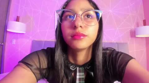 Pau  online show from October 21, 4:19 pm