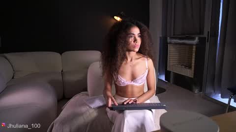 Snapshot of paulacora100 chatting on June 7, 6:44 pm Paula online show from June 7, 6:44 pm