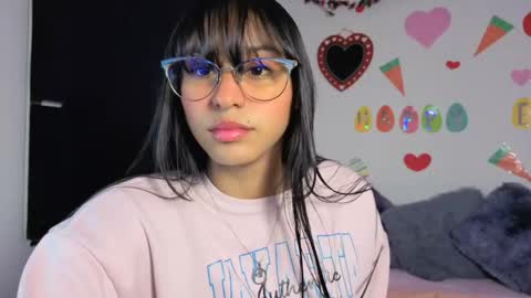 Paula  online show from April 19, 4:01 am