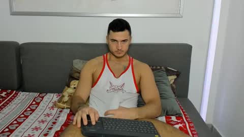 paulblack021 online show from March 5, 9:48 pm