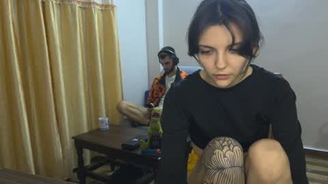 Snapshot of paulettegoddard chatting on December 5, 2:33 pm Isla Chase online show from December 5, 2:33 pm