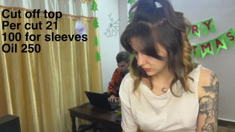 Snapshot of paulettegoddard chatting on December 21, 3:31 pm Isla Chase online show from December 21, 3:31 pm