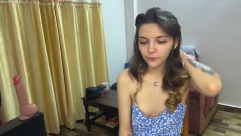 Snapshot of paulettegoddard chatting on January 15, 5:26 pm Isla Chase online show from January 15, 5:26 pm