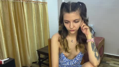 Snapshot of paulettegoddard chatting on January 25, 3:30 pm Isla Chase online show from January 25, 3:30 pm