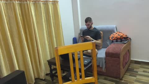 Snapshot of paulettegoddard chatting on January 29, 6:28 pm Isla Chase online show from January 29, 6:28 pm