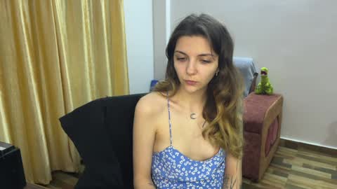 Snapshot of paulettegoddard chatting on February 8, 3:10 pm Isla Chase online show from February 8, 3:10 pm