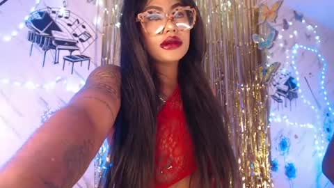 Snapshot of paulina_ruiz_ chatting on July 21, 6:10 pm online show from July 21, 6:10 pm
