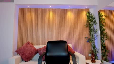 Paulina  online show from February 14, 10:45 am